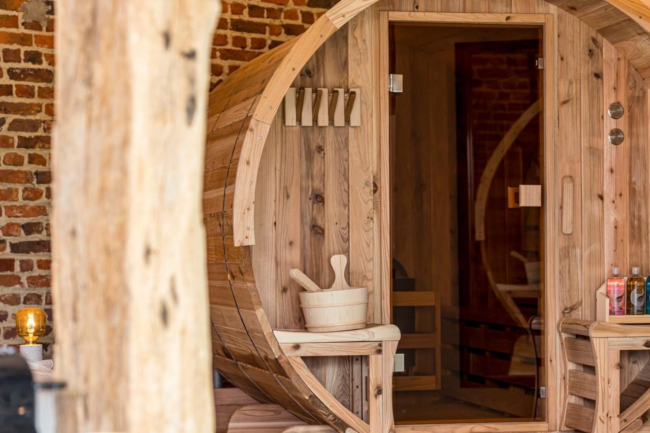 De Hoeveschuur Bed & Breakfast Riemst