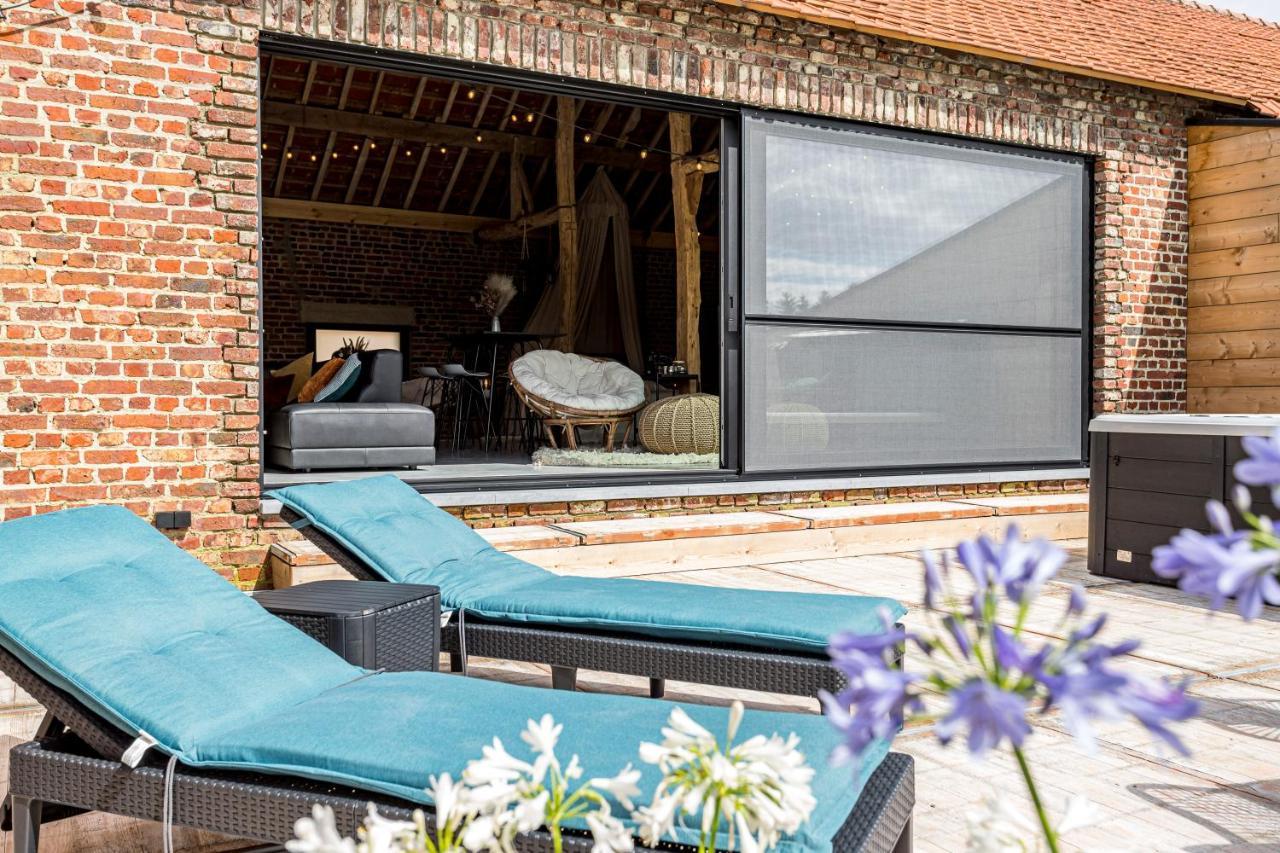 De Hoeveschuur Bed & Breakfast Riemst